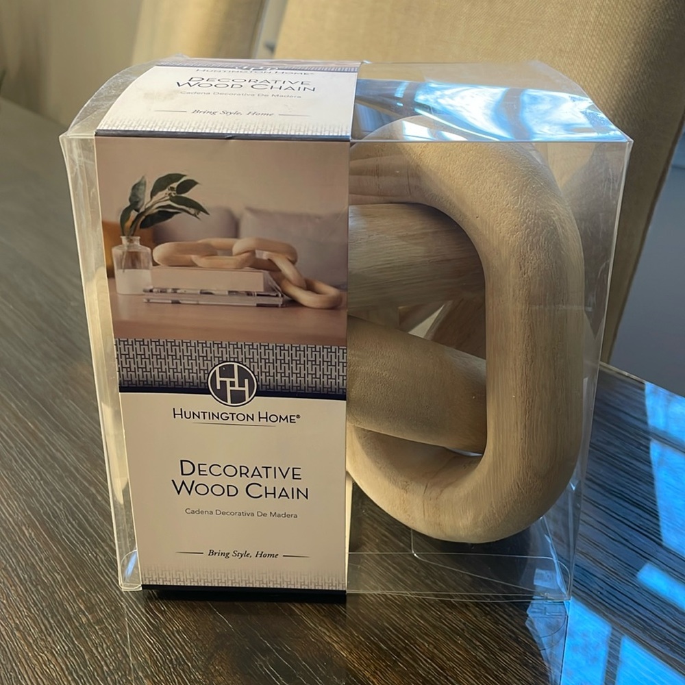 Huntington home decorative wood chain NEW in Box